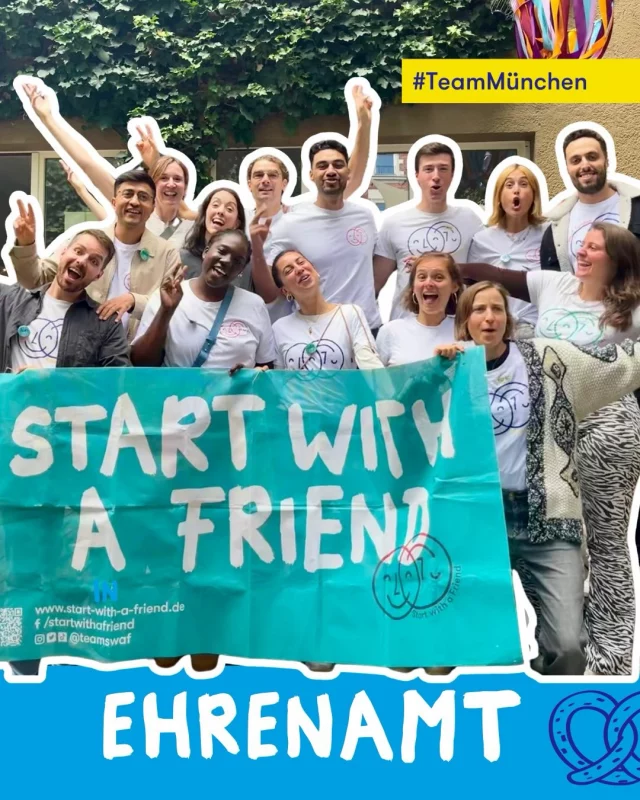 SwaF-Fest München 2025 🎉– Ehrenamt macht’s möglich!

👀Wie sieht Begegnung bei SwaF in Bayern aus?

Wir bei SwaF bringen Menschen zusammen. In Tandems, an unseren Standorten und im Ehrenamt. Beim SwaF-Fest in München letzten September wurde genau das lebendig. Am heutigen #EhrenamtsFreitag wollen wir mit euch genau darauf zurückblicken. Das Fest hat Musik, Comedy, selbstgemachtes Essen und Tanz verbunden. Und vor allem ganz viele menschliche Begegnungen geschaffen.
🎶💃🏽🎭🥗🫂
Organisiert von unseren Ehrenamtlichen in München hat das Fest im Bellevue di Monaco gezeigt, was SwaF ausmacht:

✨Teamwork
✨Engagement
✨Miteinander

Beim SwaF-Fest kamen Menschen zusammen, haben sich kennengelernt und Gemeinschaft aktiv mitgestaltet. Der SwaF-Spirit war so ansteckend, dass sich direkt ein neues Teammitglied angeschlossen hat. Wir freuen uns auf viele weitere Feste und Begegnungen für einen starken #ZammhaltfürBayern!

Du willst Teil unseres ehrenamtlichen Teams in Bayern werden? Schreibe eine E-Mail an muenchen@start-with-a-friend.de, augsburg@start-with-a-friend.de bzw. nuernberg@start-with-a-friend.de – oder informiere dich unter: https://www.start-with-a-friend.de/ehrenamt/.

#SowirdBayernHeimat #SwaFFest #Ehrenamt